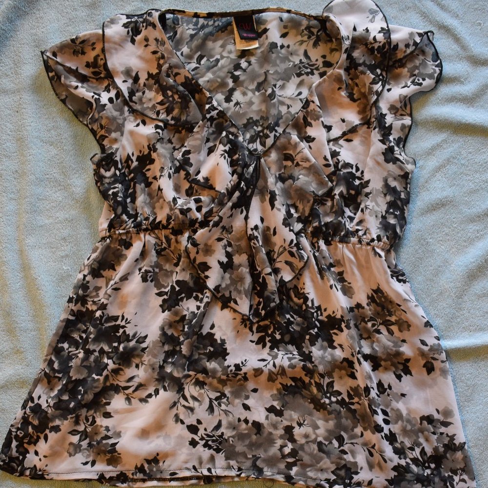 Monochromatic Style Ruffled See-Through Blouse